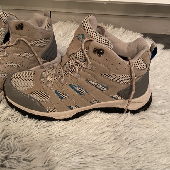 NWT Nortiv8 hiking boots - Picture 2 of 6